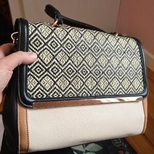 Elegant Black and Cream Handbag